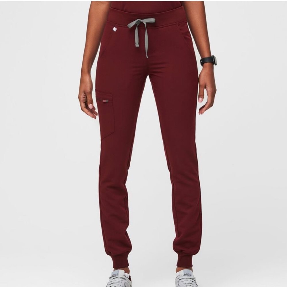 Figs Zamora joggers in maroon
